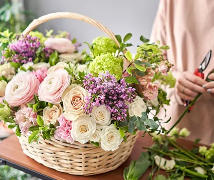 Paniers de fleurs de saison